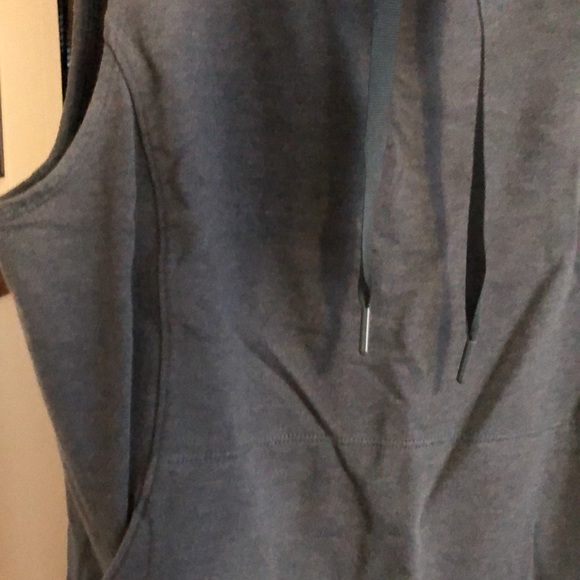 sleeveless hoodie dress - Picture 5 of 9